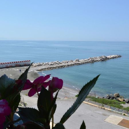 B&B Fronte Del Mare Salerno Luaran gambar