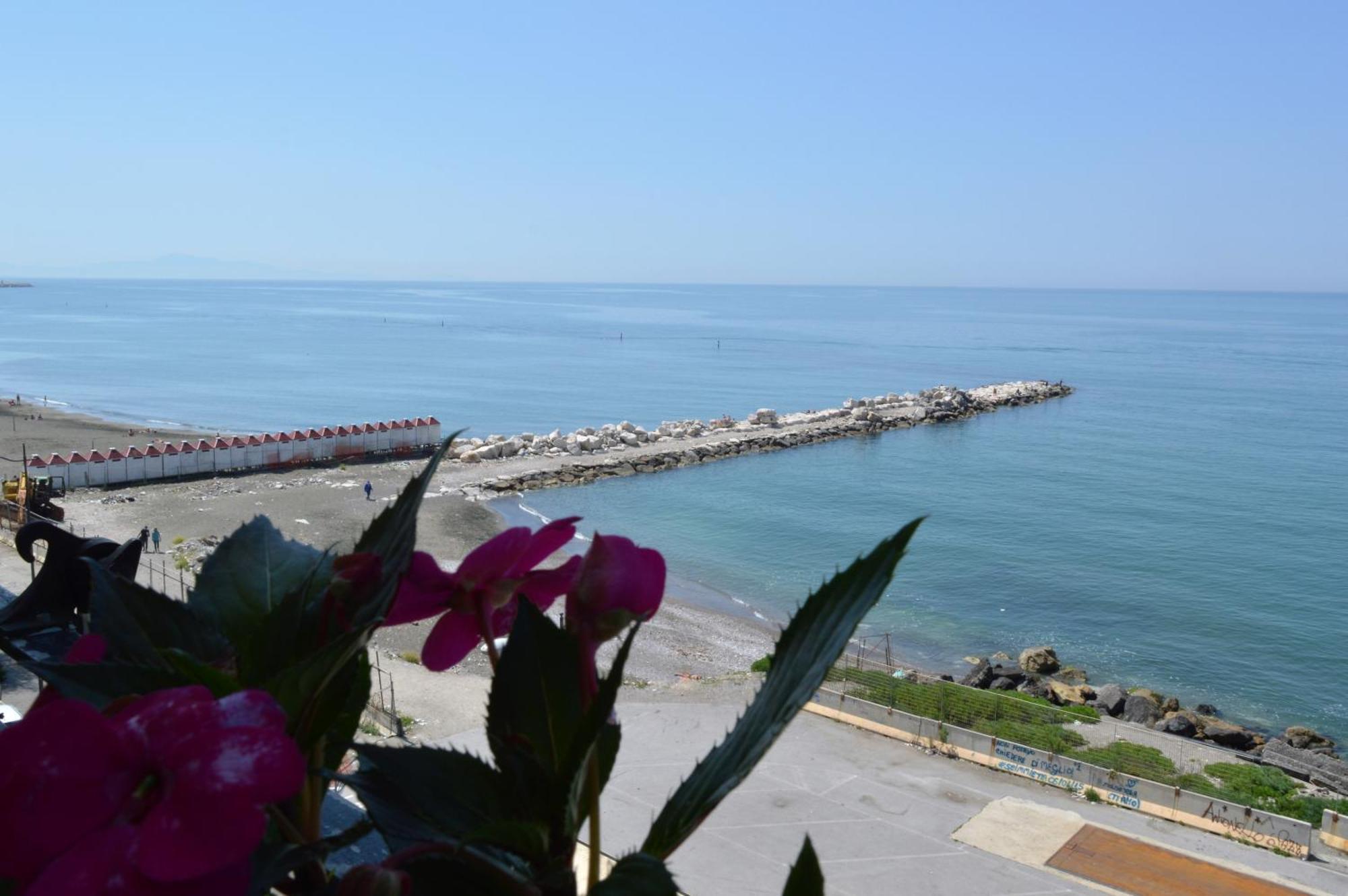 B&B Fronte Del Mare Salerno Luaran gambar